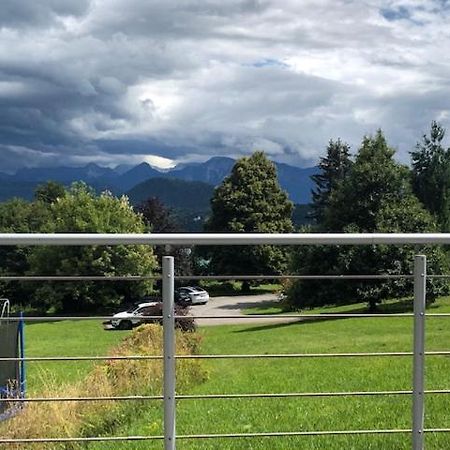 וולדן אם וורתרסי Velden View Ferienwohnung Mit Grosser Sonnenterrasse Und See- Und Karawankenblick מראה חיצוני תמונה