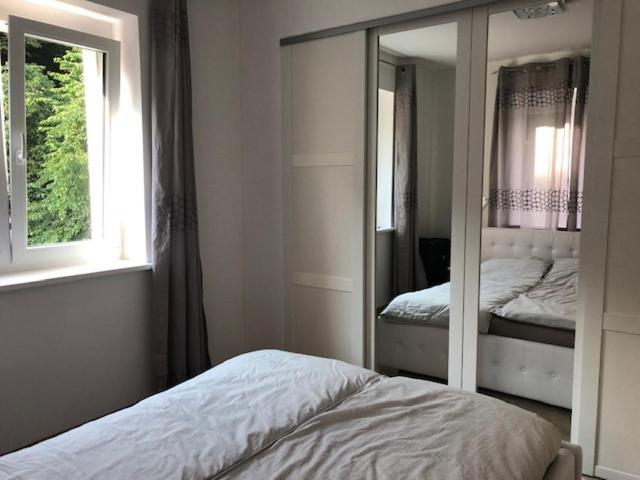 וולדן אם וורתרסי Velden View Ferienwohnung Mit Grosser Sonnenterrasse Und See- Und Karawankenblick מראה חיצוני תמונה