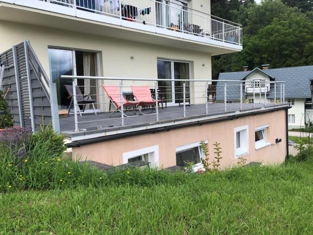 וולדן אם וורתרסי Velden View Ferienwohnung Mit Grosser Sonnenterrasse Und See- Und Karawankenblick מראה חיצוני תמונה