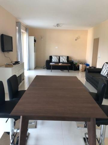 וולדן אם וורתרסי Velden View Ferienwohnung Mit Grosser Sonnenterrasse Und See- Und Karawankenblick מראה חיצוני תמונה